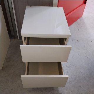 2 Mesitas de Noche Ikea Malm Blancas, con cristal