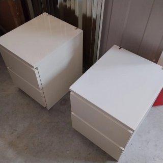 2 Mesitas de Noche Ikea Malm Blancas, con cristal