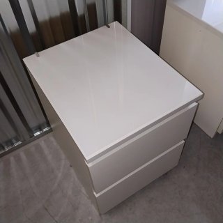 2 Mesitas de Noche Ikea Malm Blancas, con cristal