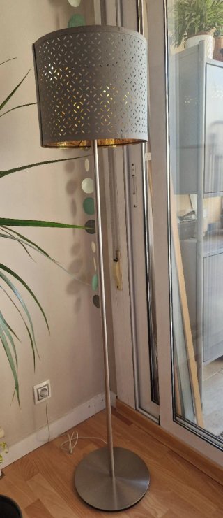 Lámpara de pie IKEA metal