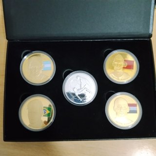 COLECCIÓN DE 5 MONEDAS CONMEMORATIVAS DE FÚTBOL