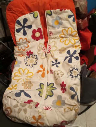 Saco de bebé con estampado floral