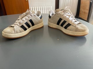 Sneakers Adidas Beige e Nero