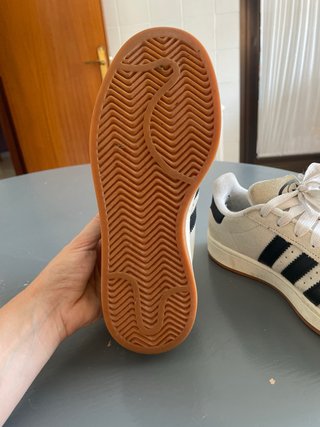 Sneakers Adidas Beige e Nero