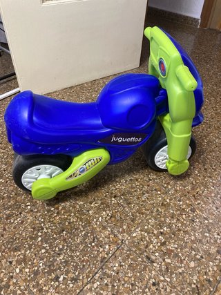 Moto correpasillos Juguettos azul y verde