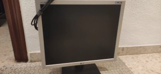 Monitor LG Plata y Negro