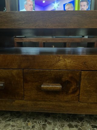 Mesa de centro de madera.