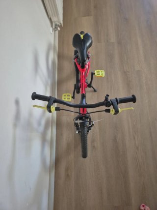 Bici infantil 16 B'TWIN roja