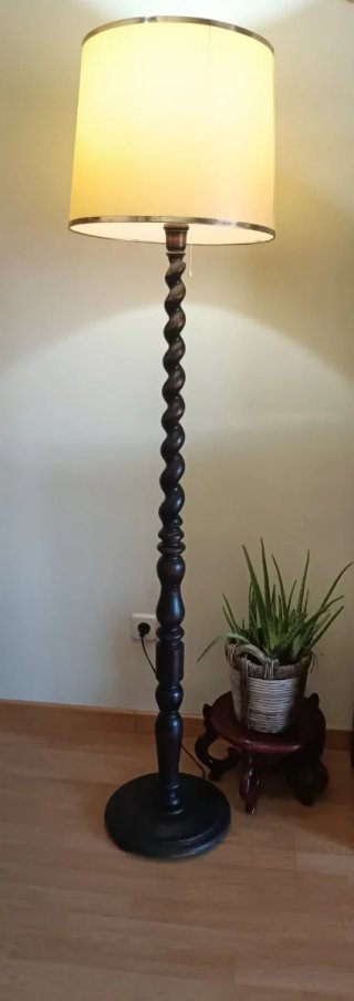 Lámpara de pie madera vintage espiral