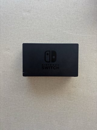 Nintendo Switch + 4 juegos (sin usar)