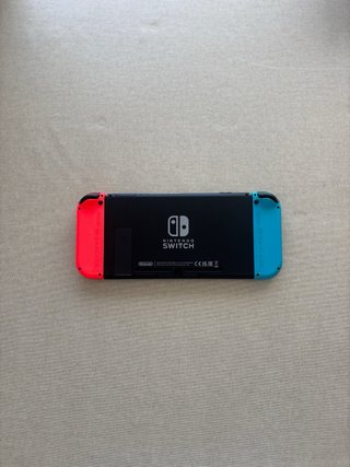 Nintendo Switch + 4 juegos (sin usar)
