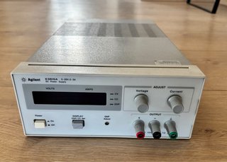 Fuente de Alimentación Agilent E3615A