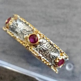 Anello in stile Buclcellati