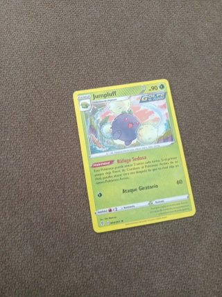 10 Cartas Pokémon Variadas