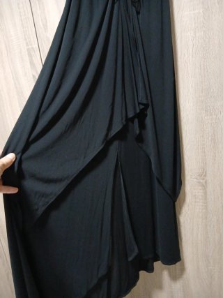 Vestido negro largo con cinturón