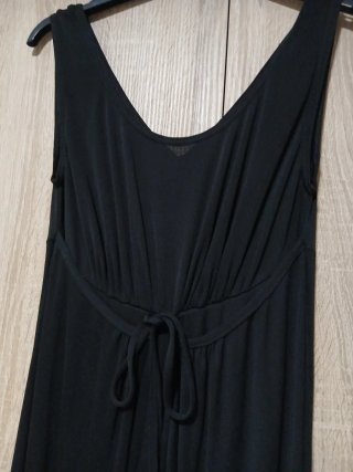 Vestido negro largo con cinturón
