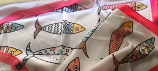 Pañuelo de cuello estampado peces