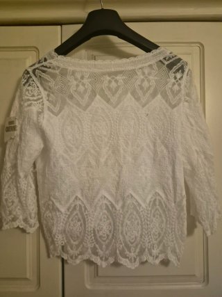 Blusa blanca de encaje