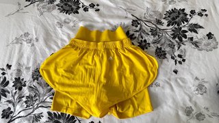 Shorts Adidas Stella McCartney Gialli