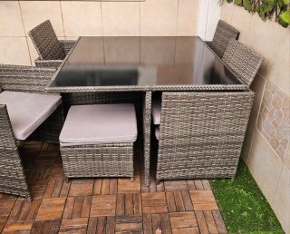 Conjunto mesa y sillas mimbre terraza