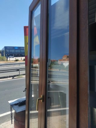 Puerta de PVC imitación madera   1,05 X 2,34