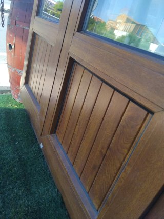 Puerta de PVC imitación madera   1,05 X 2,34