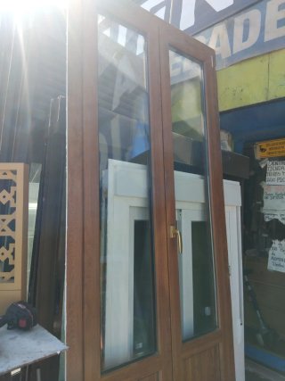 Puerta de PVC imitación madera   1,05 X 2,34