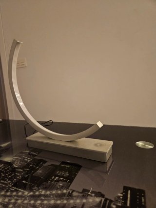 Lámpara LED curva moderna