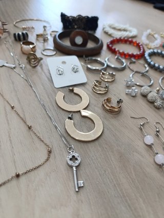 Collezione di Gioielli: Collane, Bracciali, Anelli