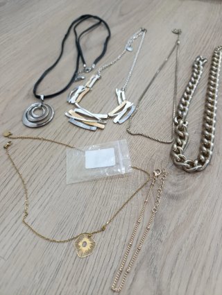 Collezione di Gioielli: Collane, Bracciali, Anelli