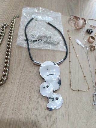 Collezione di Gioielli: Collane, Bracciali, Anelli