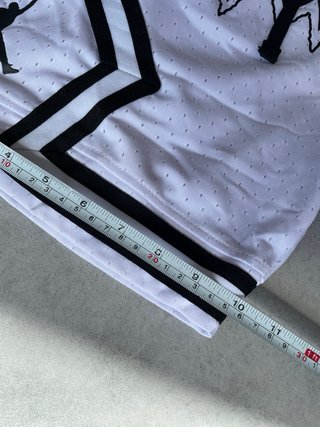 Pantalones Cortos Jordan Blancos y Negros