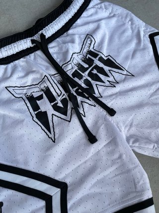Pantalones Cortos Jordan Blancos y Negros