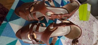 Sandalias de tacón alto marrones