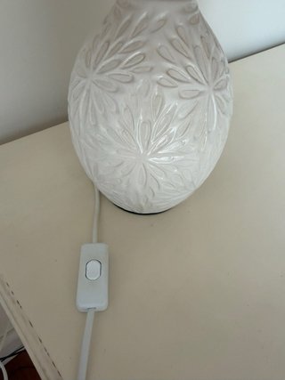 Lámpara de mesa cerámica y ratán