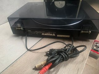 Tocadiscos AIWA PX-E77 Automático. Preamplificador