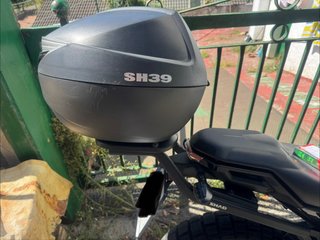 Baúl Moto Shad SH39 Negro