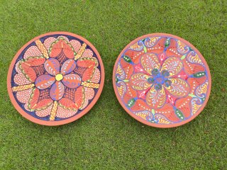 Platos decorativos de cerámica pintados a mano