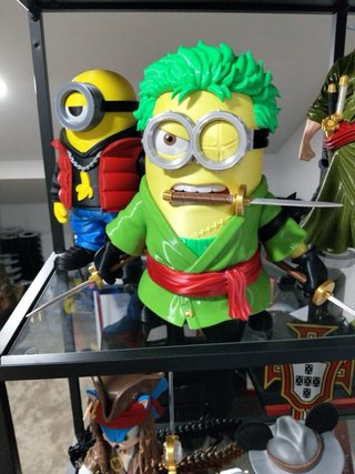 Minion Zoro One Piece Figura Colecionável