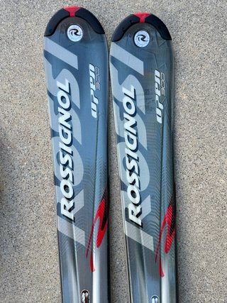 Esquis Rossignol e Bastões Scott