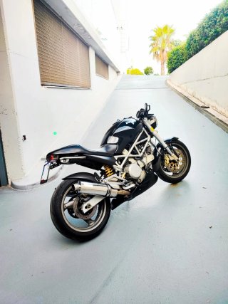 Ducati Monster 800ie Negra
