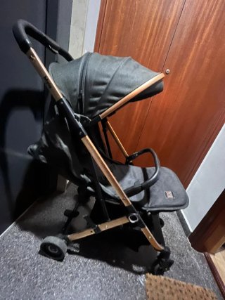 Silla de paseo Myla ligera y compacta