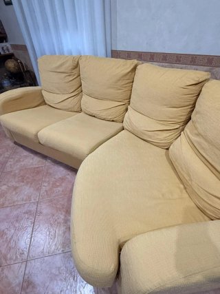 Sofá modular amarillo de tela