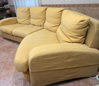 Sofá modular amarillo de tela