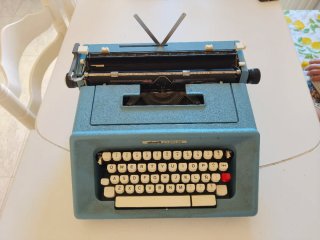 Máquina de escribir Olivetti Studio 46