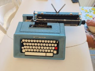 Máquina de escribir Olivetti Studio 46