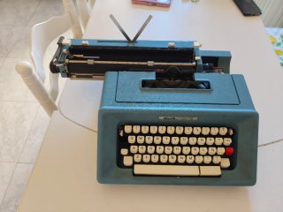 Máquina de escribir Olivetti Studio 46