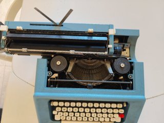 Máquina de escribir Olivetti Studio 46