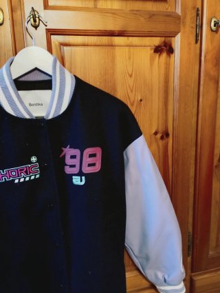Giacca stile varsity Bershka donna