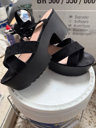Sandalias negras de plataforma